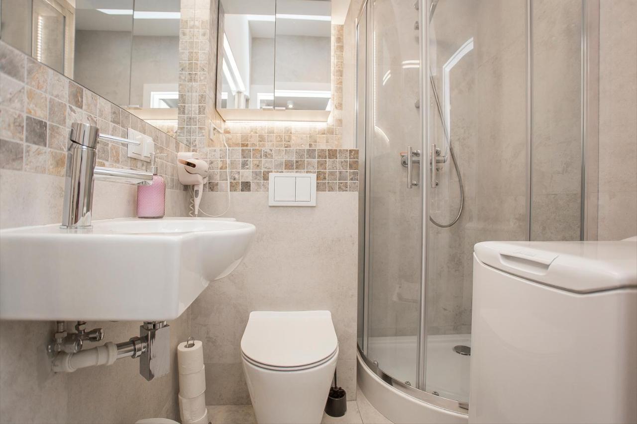Urban Jungle Apartment In The Heart Of The City Białystok Buitenkant foto